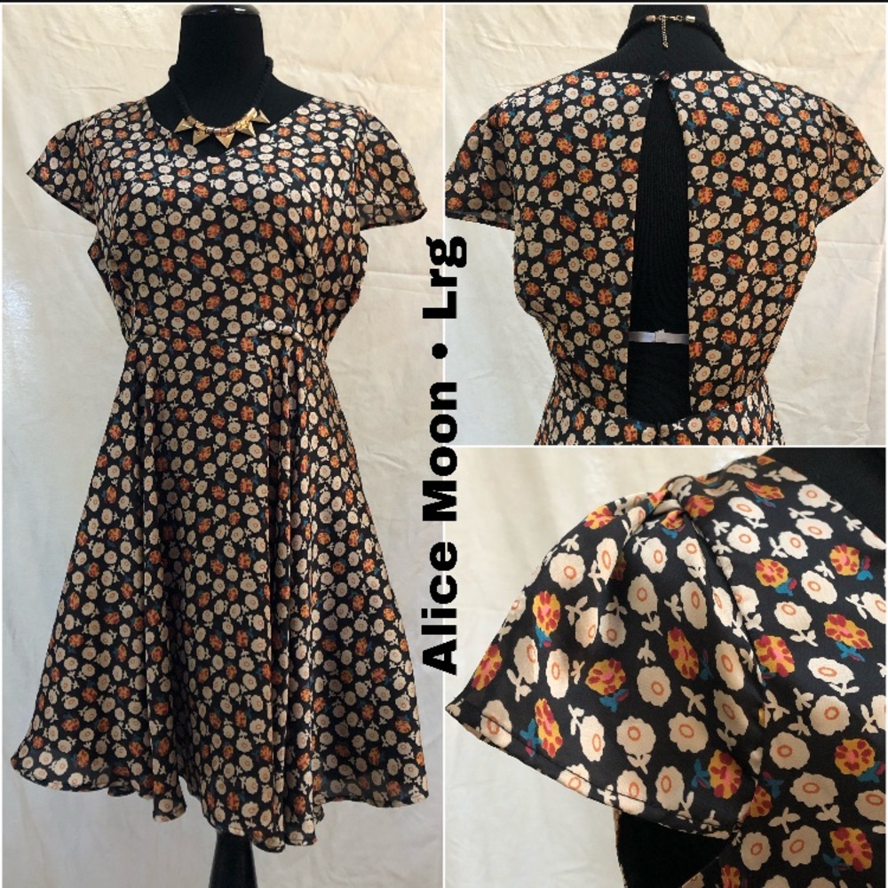 Alice Moon 🌙 Flirty Floral Swing Midi Sz L
